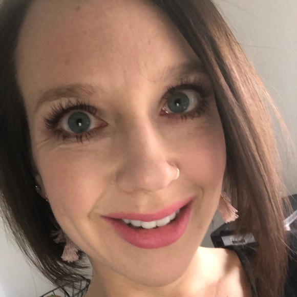 Meet your Posher, Abbey - Picture 1 of 1